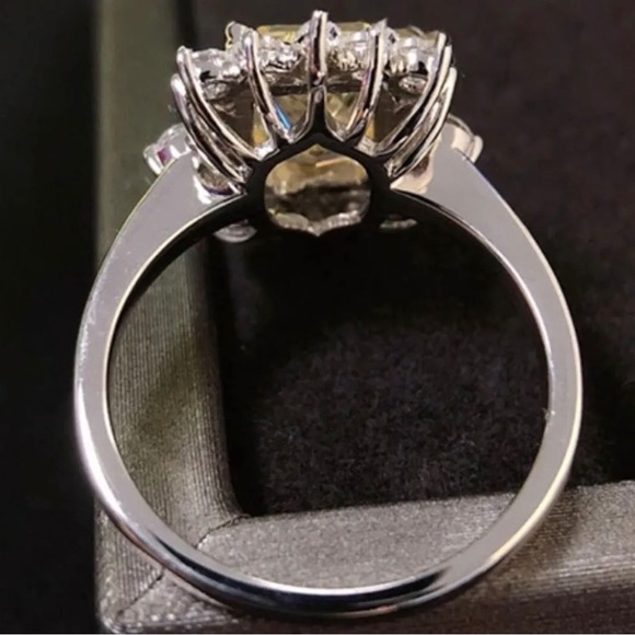 Beautiful Citrine Ring - Picture 5 of 9